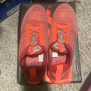 Wore a few times like new no Tag no box vapor max laceless men size 11